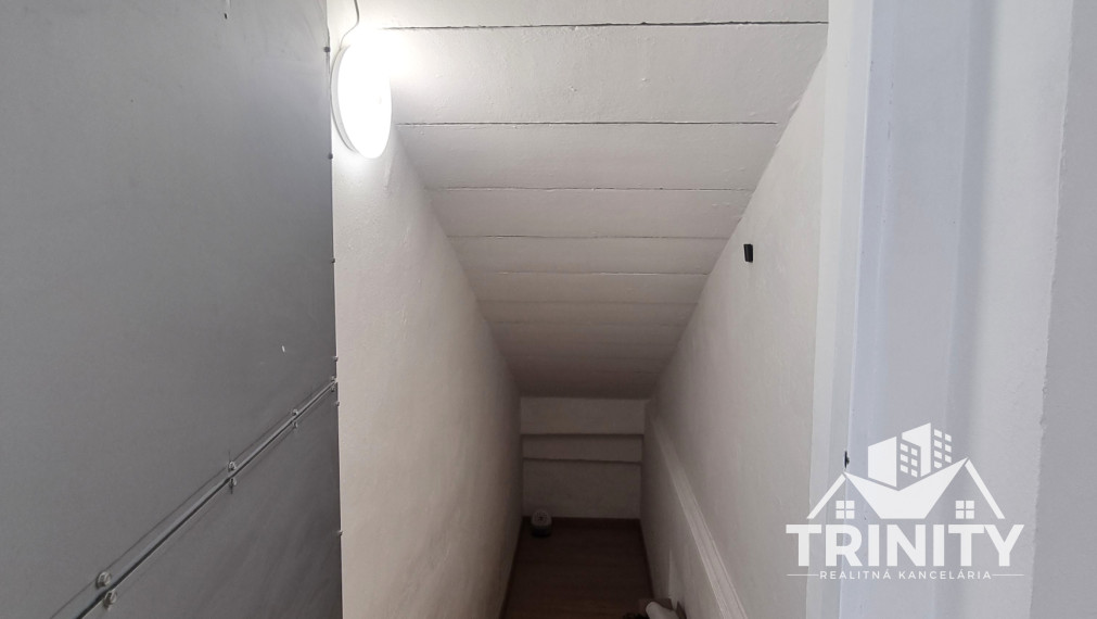 Na prenájom kompletne  zariadený 2-izbový byt v meste Šurany