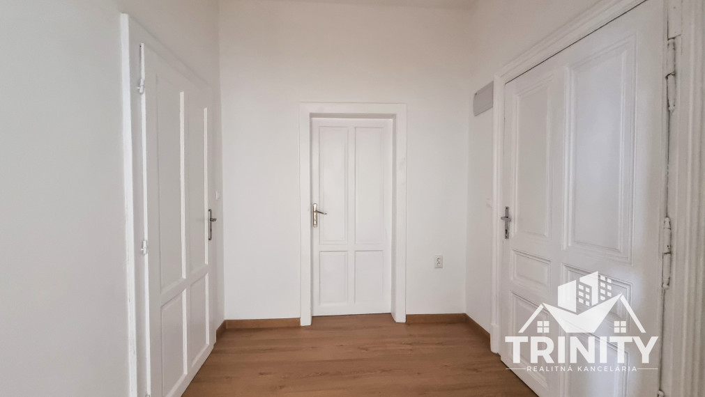 Na prenájom kompletne  zariadený 2-izbový byt v meste Šurany