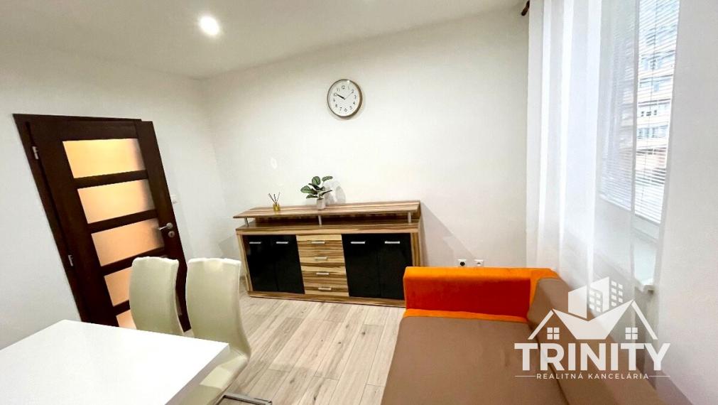 Na prenájom zariadený 3-izbový byt v meste Nové Zámky