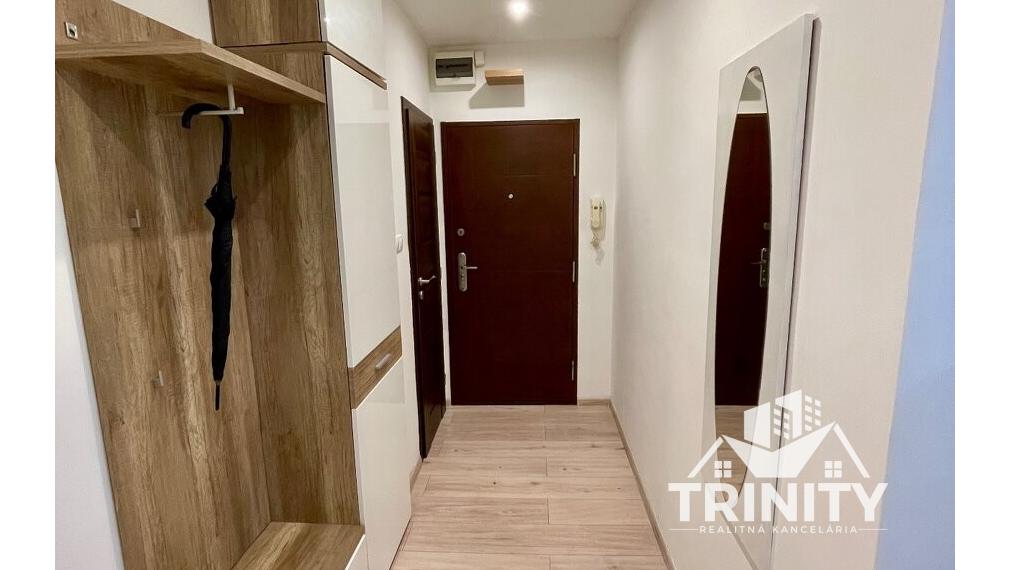 Na prenájom zariadený 3-izbový byt v meste Nové Zámky