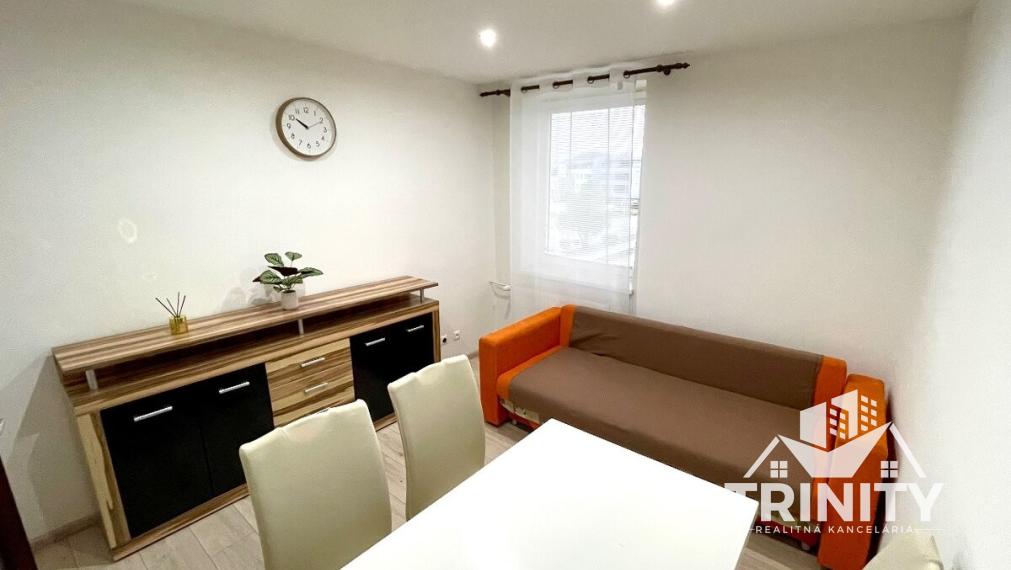 Na prenájom zariadený 3-izbový byt v meste Nové Zámky