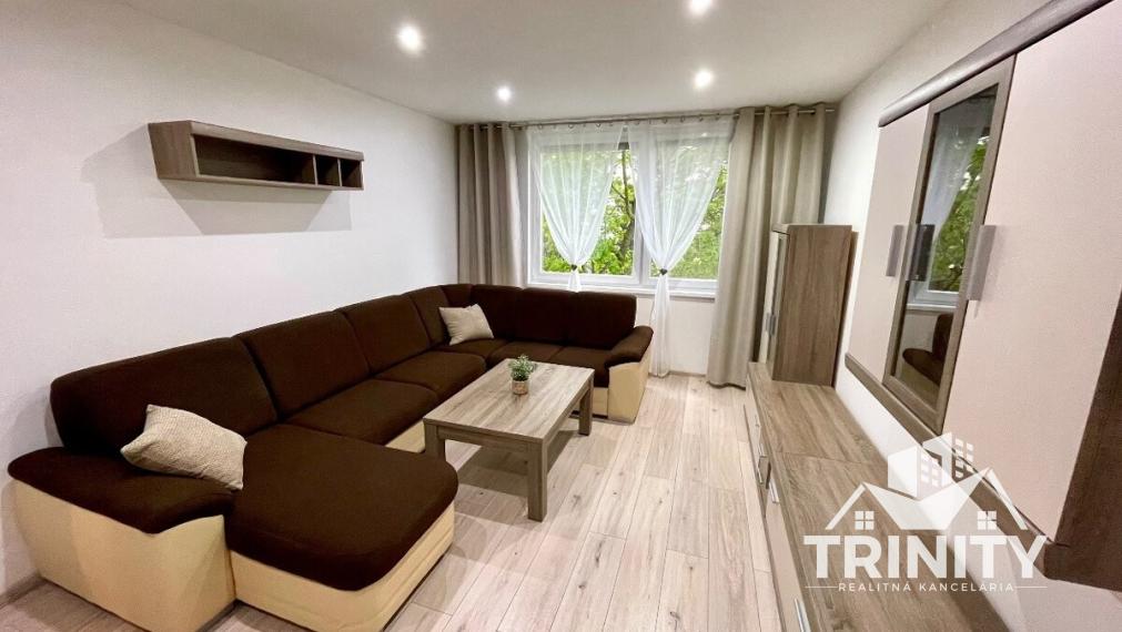 Na prenájom zariadený 3-izbový byt v meste Nové Zámky