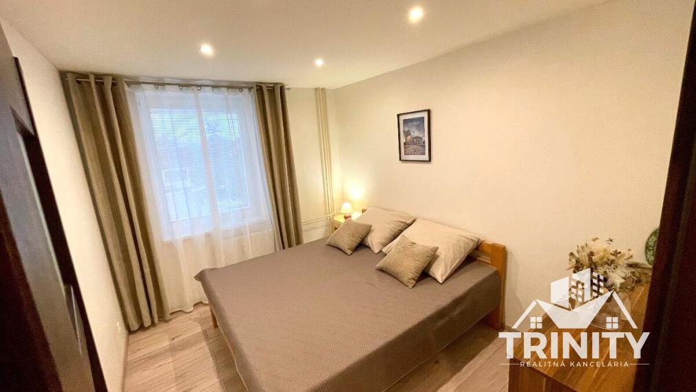 Na prenájom zariadený 3-izbový byt v meste Nové Zámky