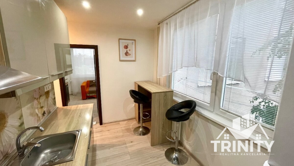 Na prenájom zariadený 3-izbový byt v meste Nové Zámky