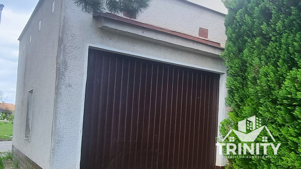 Exkluzívne - Na prenájom priestranná murovaná garáž v Nových Zámkoch