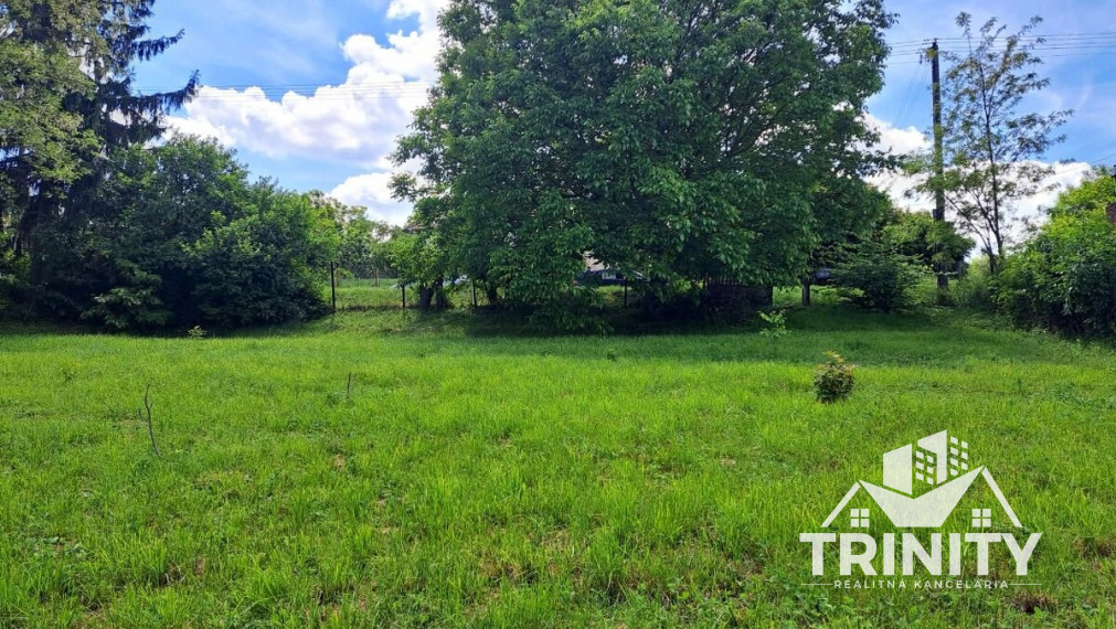 Na predaj slnečný stavebný pozemok v obci Dedinka