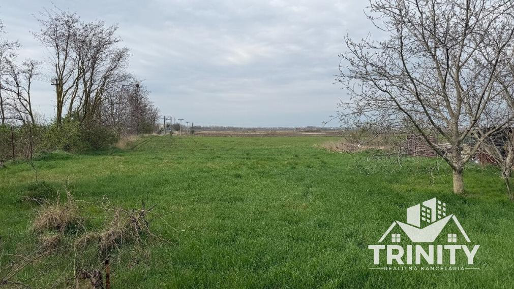 Na predaj rodinný dom s rozsiahlym pozemkom v obci Jatov