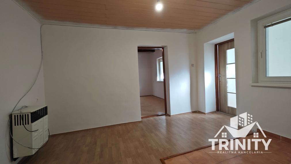 EXKLUZÍVNE-Na prenájom 3-izbový rodinný dom v obci Semerovo, 3D virtuálna prehliadka