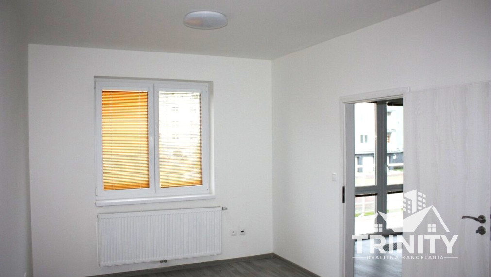 Prenájom 3-izbového bytu s balkónom na Andovskej ulici v meste Nové Zámky