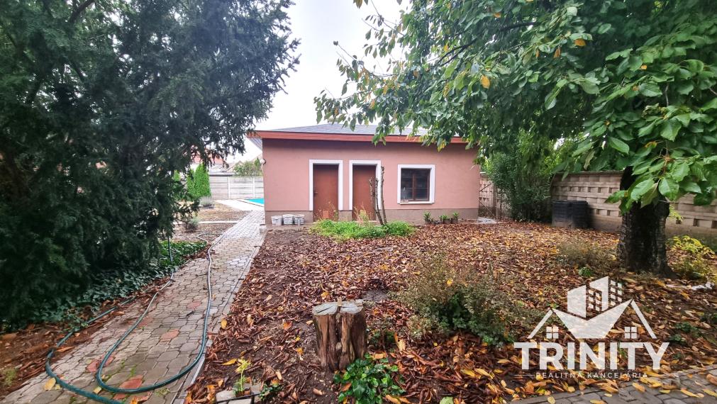Na predaj krásny 5-izbový poschodový rodinný dom v obci Dvory nad Žitavou
