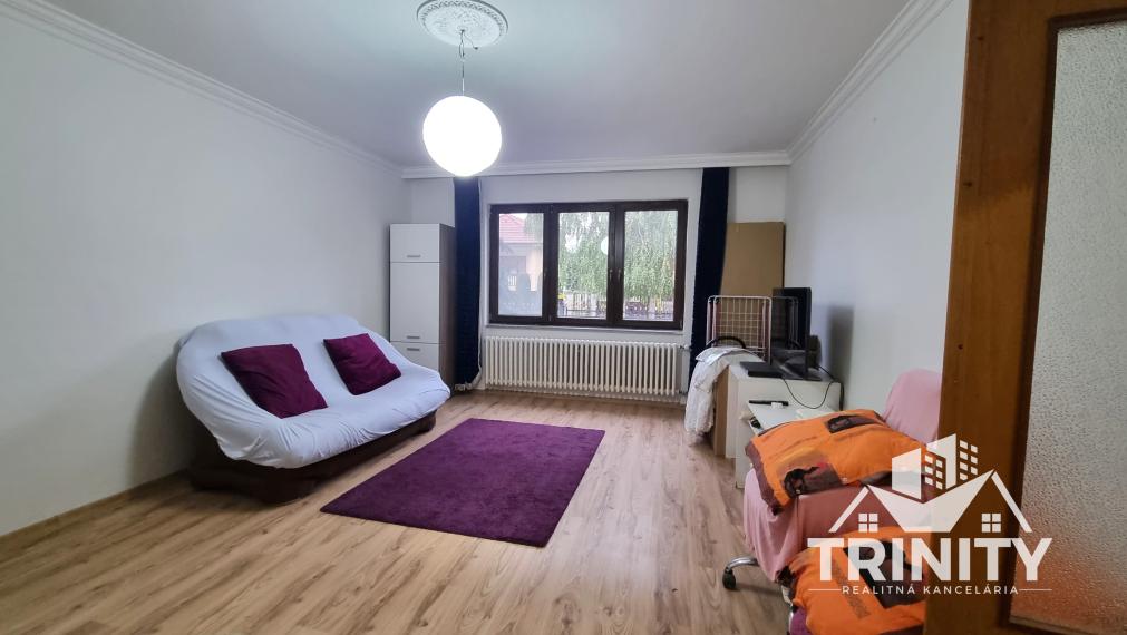 Na predaj krásny 5-izbový poschodový rodinný dom v obci Dvory nad Žitavou