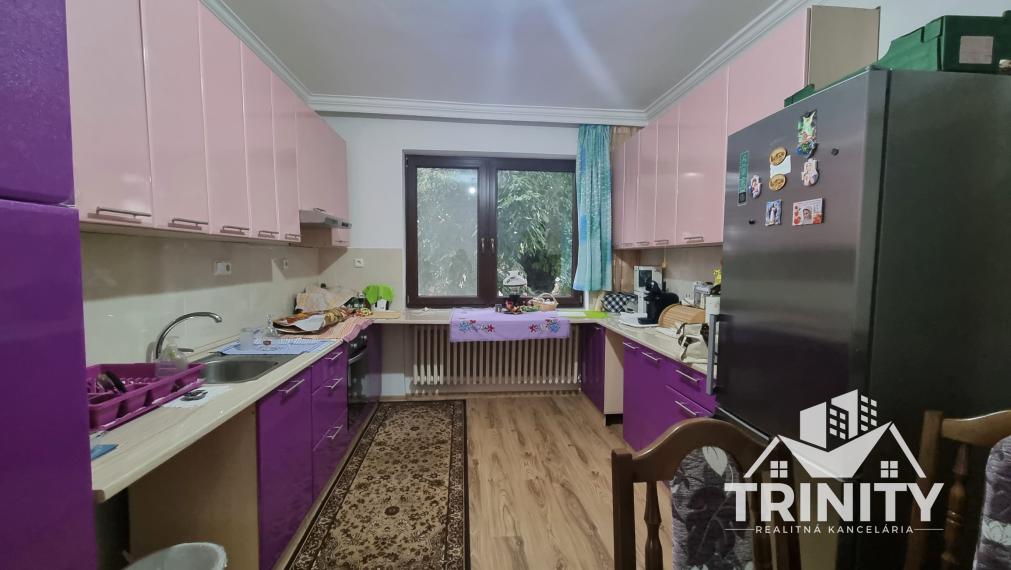 Na predaj krásny 5-izbový poschodový rodinný dom v obci Dvory nad Žitavou
