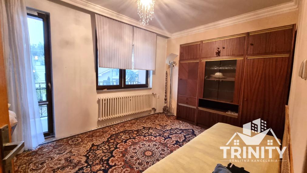Na predaj krásny 5-izbový poschodový rodinný dom v obci Dvory nad Žitavou