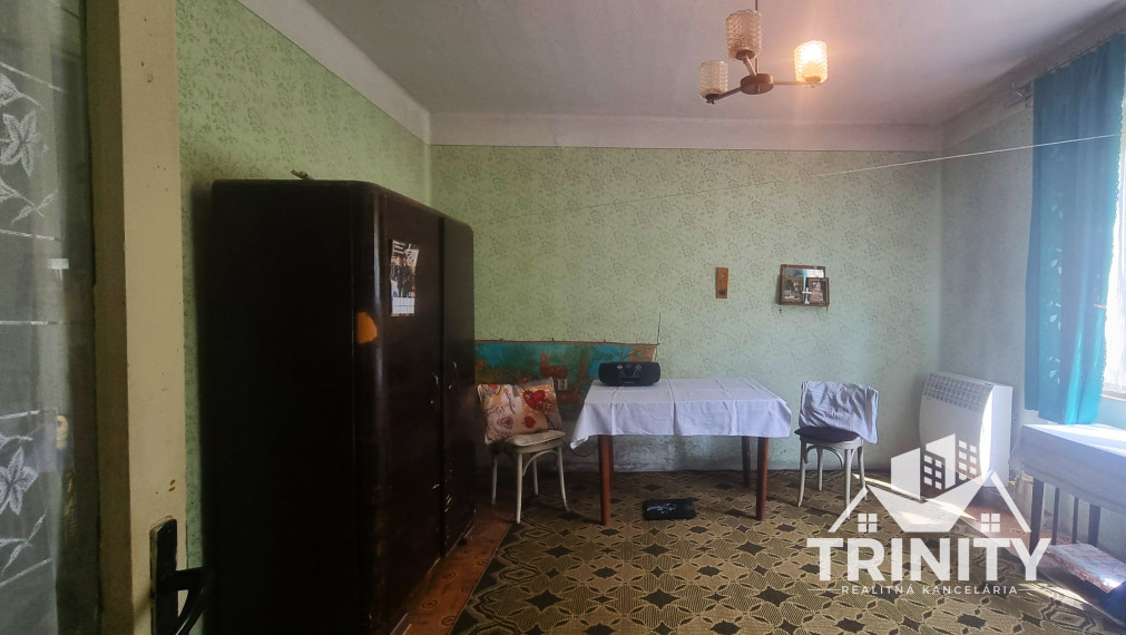 Výhradne - Na predaj 4-izbový tehlový rodinný dom v obci Dubník