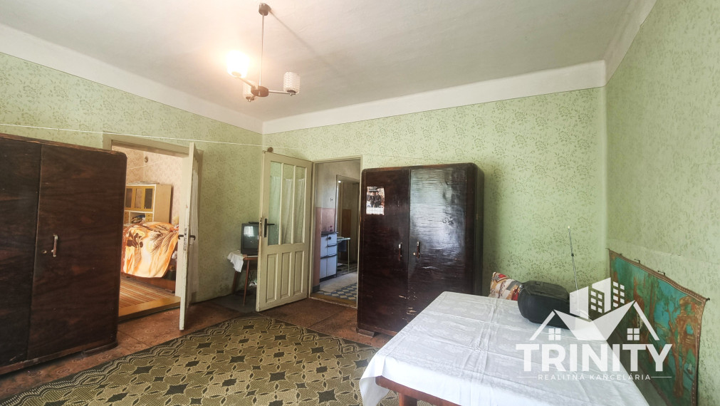 Výhradne - Na predaj 4-izbový tehlový rodinný dom v obci Dubník