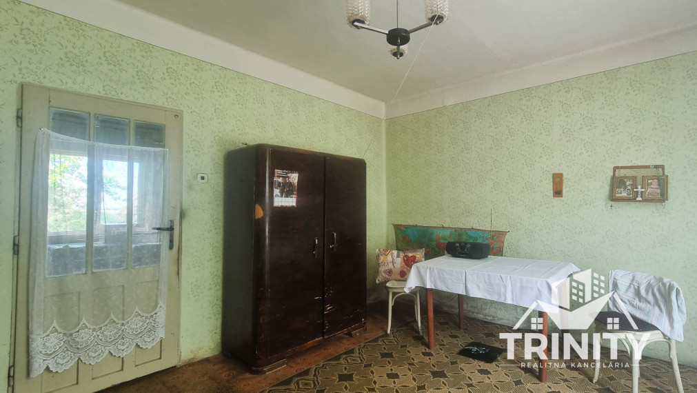 Výhradne - Na predaj 4-izbový tehlový rodinný dom v obci Dubník