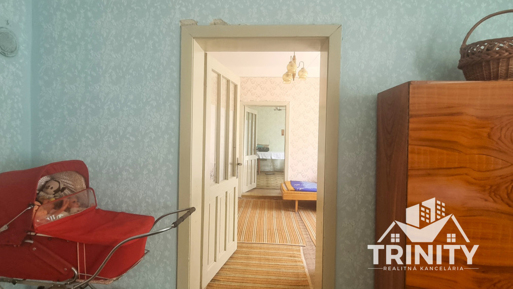 Výhradne - Na predaj 4-izbový tehlový rodinný dom v obci Dubník