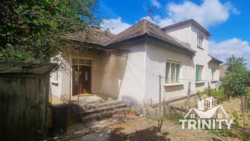 Výhradne - Na predaj 4-izbový tehlový rodinný dom v obci Dubník