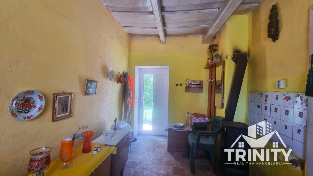 Na predaj starší 2-izbový rodinný dom v obci Dubník