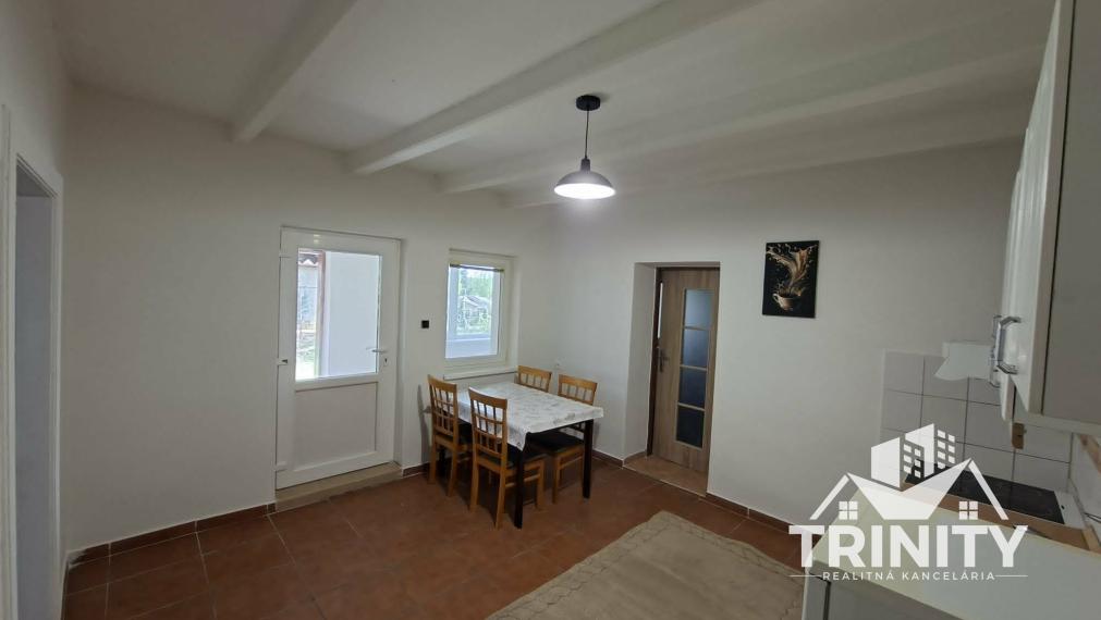 EXKLUZÍVNE-Na predaj 3-izbový rodinný dom v obci Semerovo, 3D virtuálna prehliadka