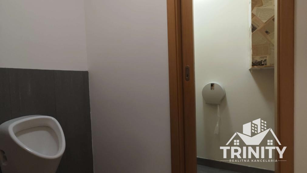 Na prenájom obchodné priestory pri centre v meste Nové Zámky
