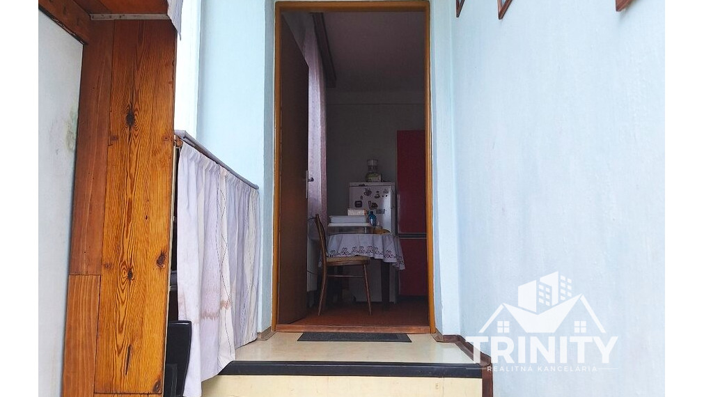 Na predaj 3-izbový tehlový rodinný dom v obci Bánov