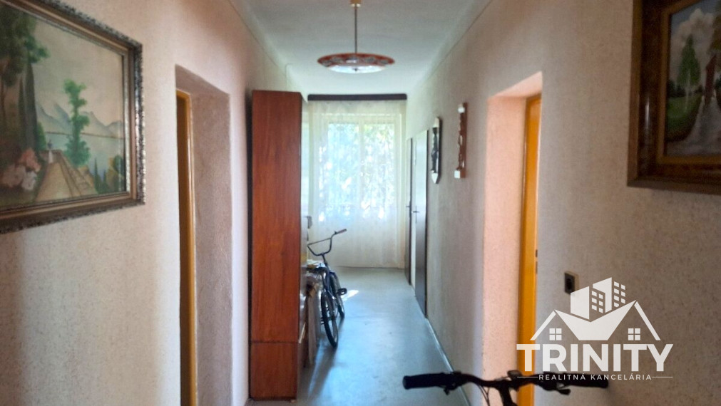 Na predaj 3-izbový tehlový rodinný dom v obci Bánov