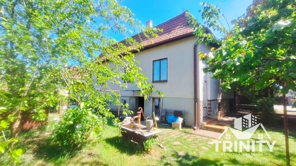 Na predaj 3-izbový tehlový rodinný dom v obci Bánov