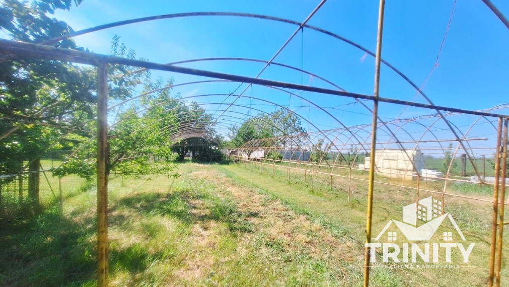Na predaj 3-izbový tehlový rodinný dom v obci Bánov