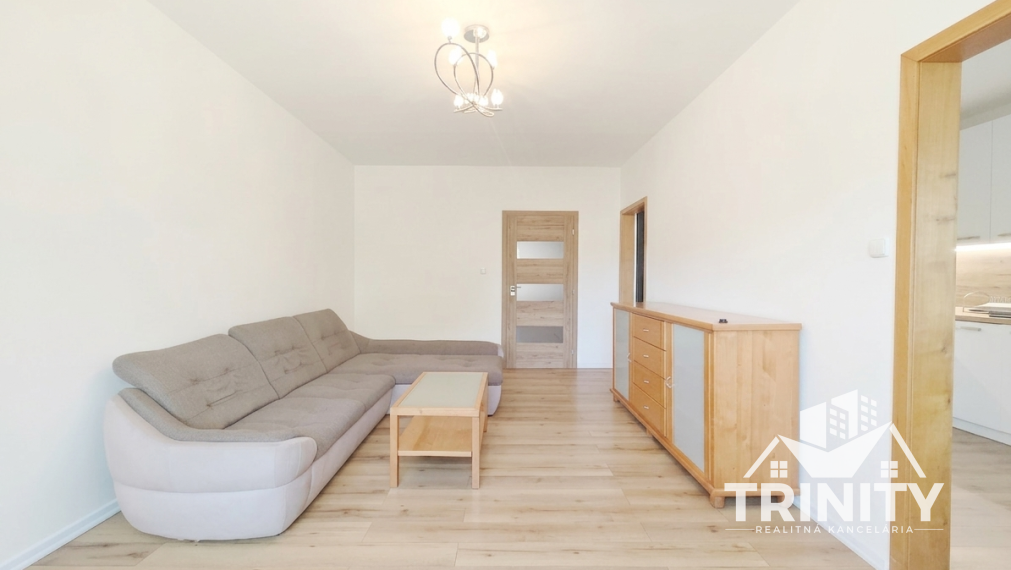 EXKLUZÍVNE - Na prenájom 3-izbový byt s balkónom v Nových Zámkoch