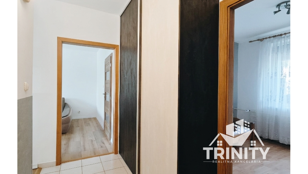 EXKLUZÍVNE - Na prenájom 3-izbový byt s balkónom v Nových Zámkoch