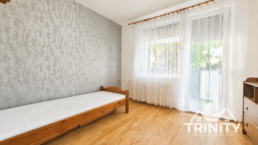 EXKLUZÍVNE - Na prenájom 3-izbový byt s balkónom v Nových Zámkoch