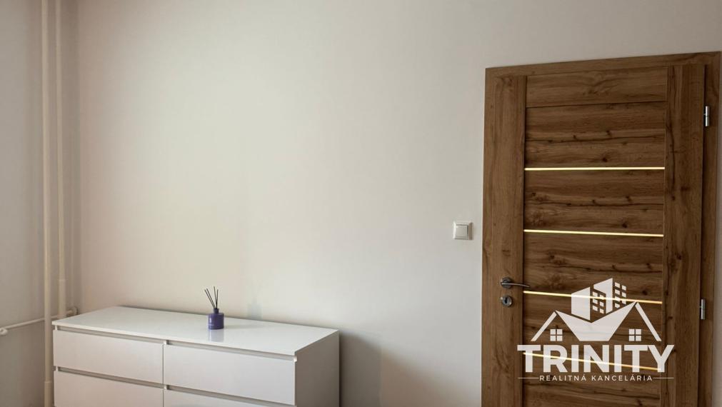 Na prenájom prerobený 1-izbový byt v meste Šurany
