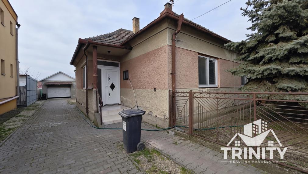 Na predaj 4-izbový rodinný dom s garážou v obci Tvrdošovce
