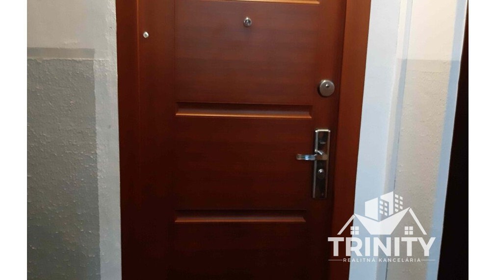 Na prenájom 2-izbový byt s balkónom v meste Nové Zámky