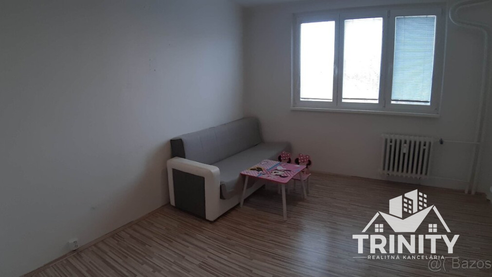 Na prenájom 2-izbový byt s balkónom v meste Nové Zámky