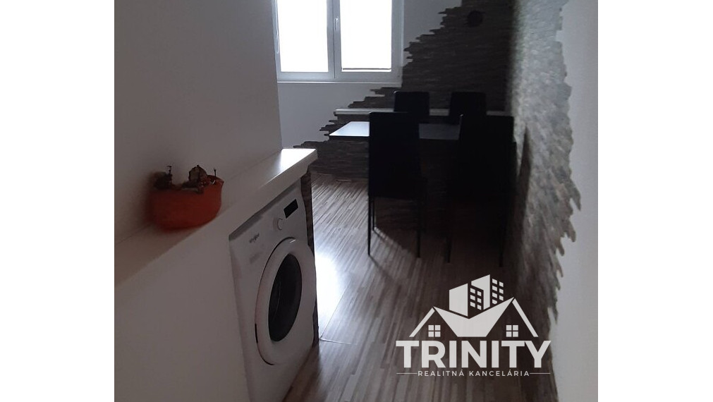 Na prenájom 2-izbový byt s balkónom v meste Nové Zámky