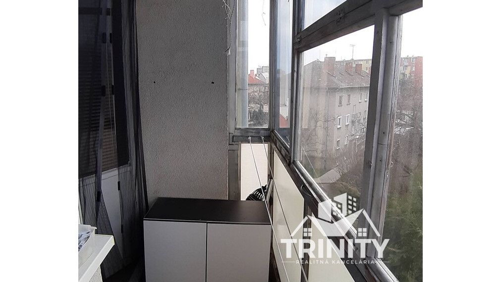 Na prenájom 2-izbový byt s balkónom v meste Nové Zámky