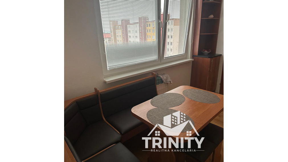 Na prenájom zariadený 3-izbový byt s balkónom v meste Šurany