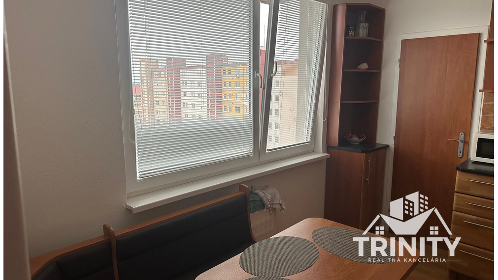 Na prenájom zariadený 3-izbový byt s balkónom v meste Šurany