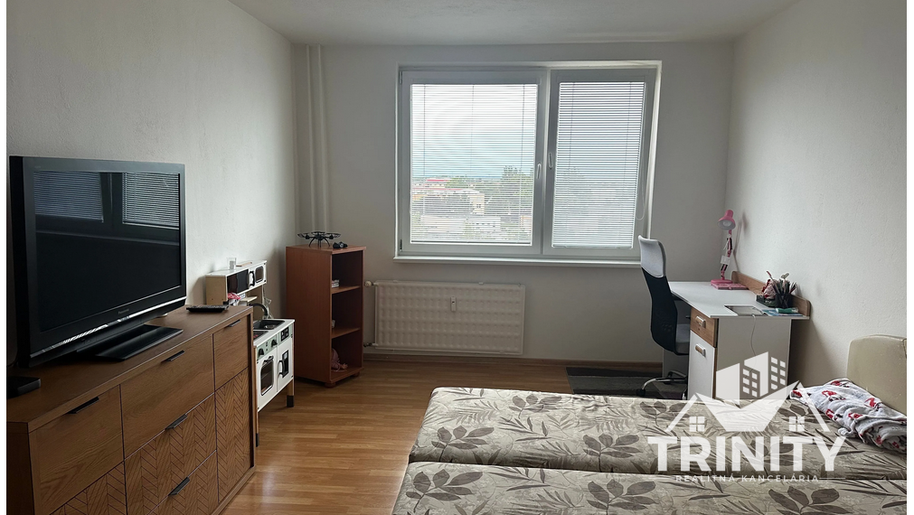 Na prenájom zariadený 3-izbový byt s balkónom v meste Šurany