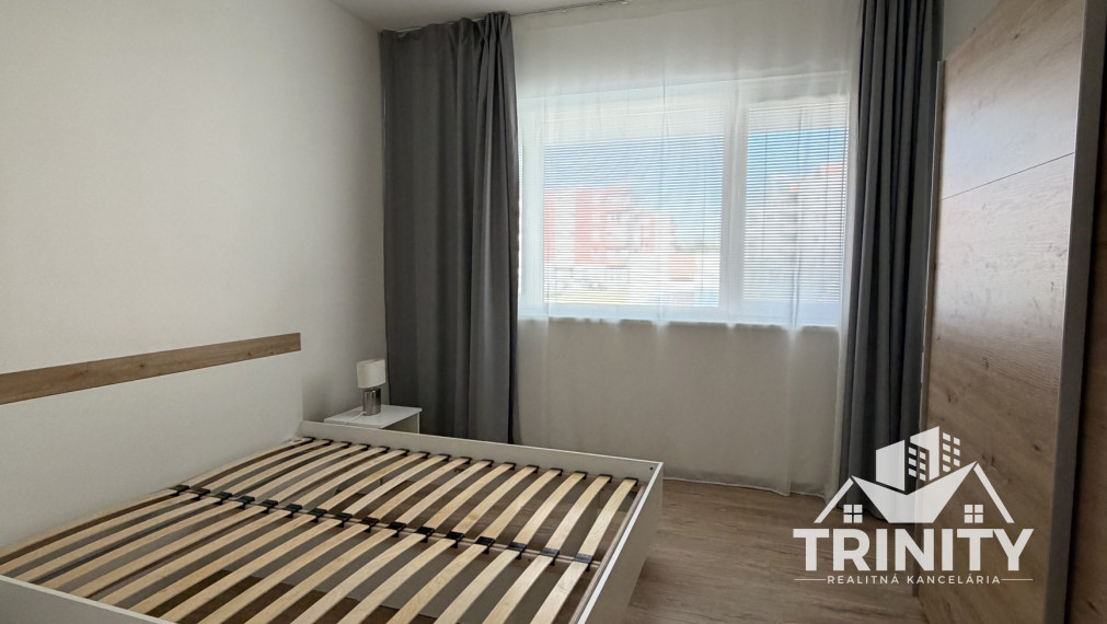 Na prenájom zariadený 2-izbový byt s terasou v SOHO I. na Adovskej ulici v Nových Zámkoch