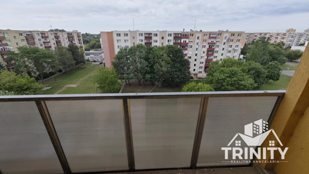 Na predaj 4-izbový byt s dvomi balkónmi v Nových Zámkoch