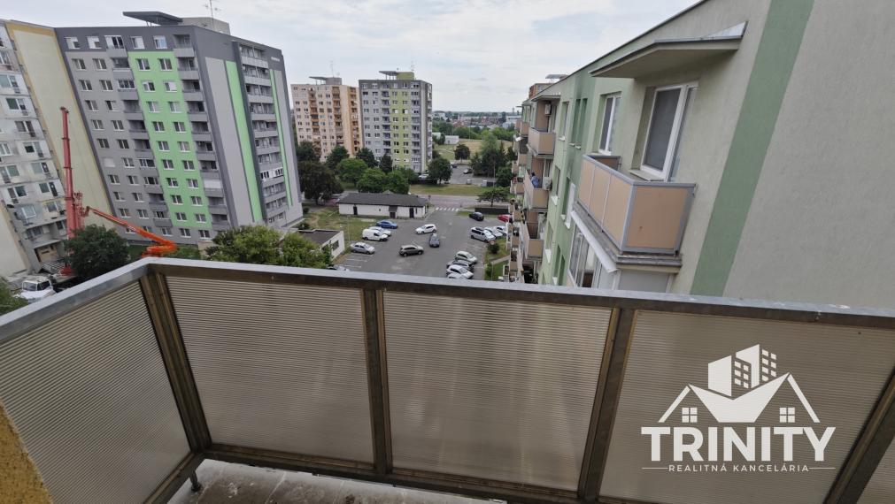 Na predaj 4-izbový byt s dvomi balkónmi v Nových Zámkoch