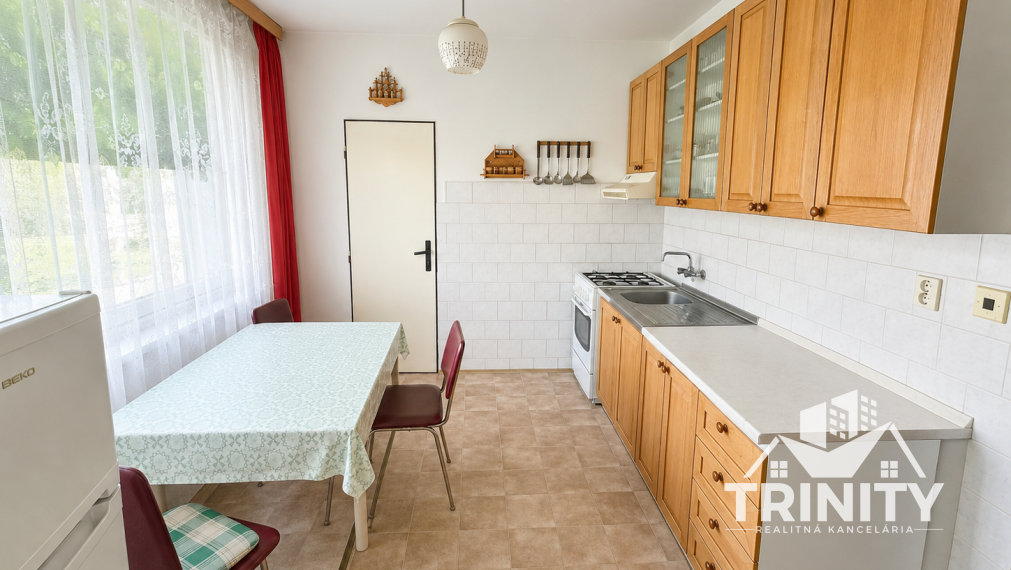 Na predaj 4-izbový byt s dvomi balkónmi v Nových Zámkoch