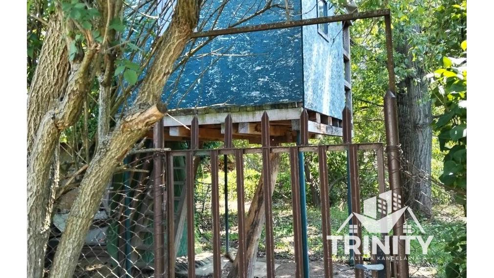 Na predaj záhrada s chatkou v meste Nové Zámky - záhradkárska časť Zugov