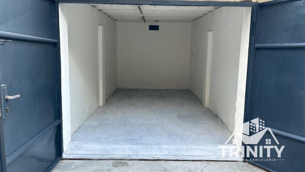Na predaj murovaná garáž v Nových Zámkoch