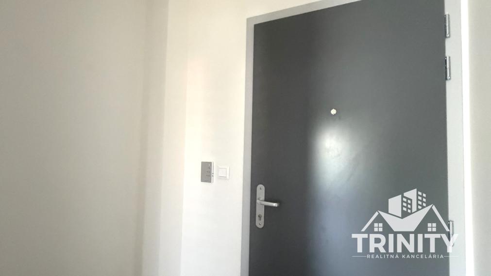 Na predaj tehlový 2-izbový byt s balkónom v Nových Zámkoch