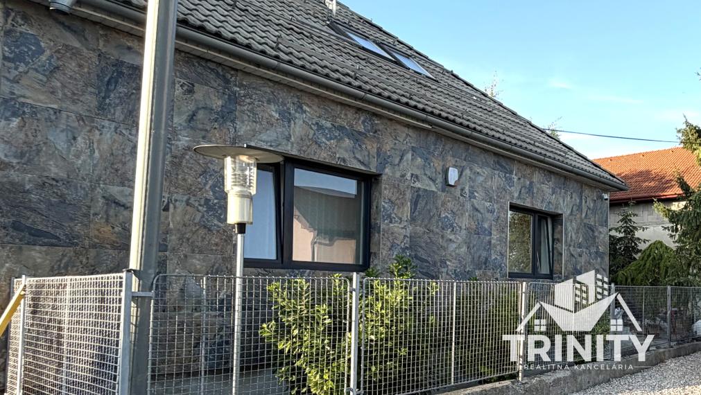 Na predaj tehlový rodinný dom v Šuranoch - časť Nový Svet