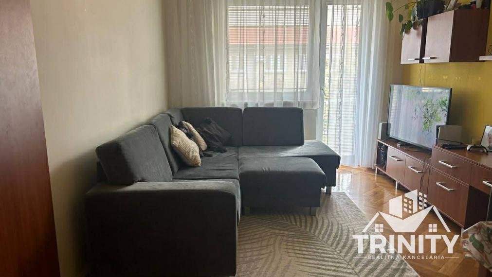 Na predaj 3-izbový byt s balkónom v centre mesta v Nových Zámkoch